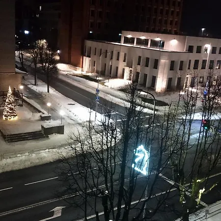 у погранпункта Апартаменты