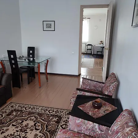 у погранпункта Апартаменты Нарва