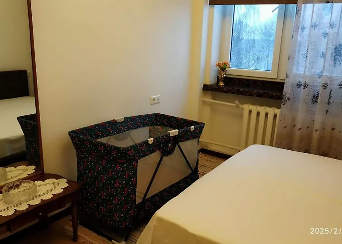 у погранпункта *