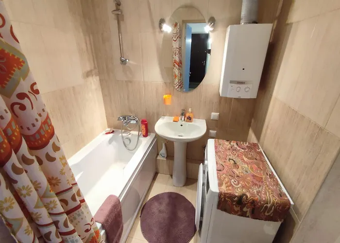 у погранпункта *